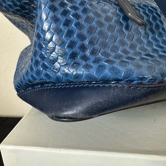 SOLD Hard to find Dooney & Bourke Blue Woven shoulder shopper tote bag handbag - Picture 15 of 16